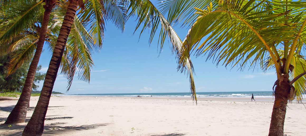 La plage de Cap Skirring agence de Location de vacances de particuliers à particuliers maisons villas appartements arvimedia sénégal